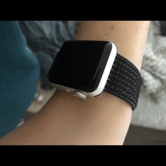 Apple Watch series 3 GPS - Picture 3 of 4